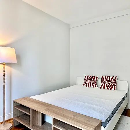 Spacious Near Montparnasse Bausset 6th