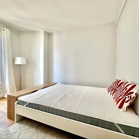 Spacious Near Montparnasse Bausset 6th Apartment