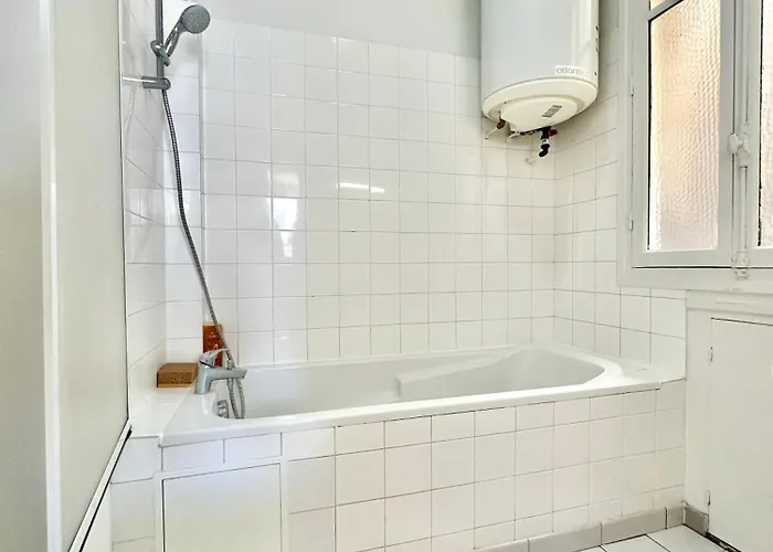Spacious Near Montparnasse Bausset 6th *