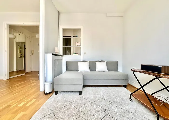 Spacious Near Montparnasse Bausset 6th Apartamento Paris