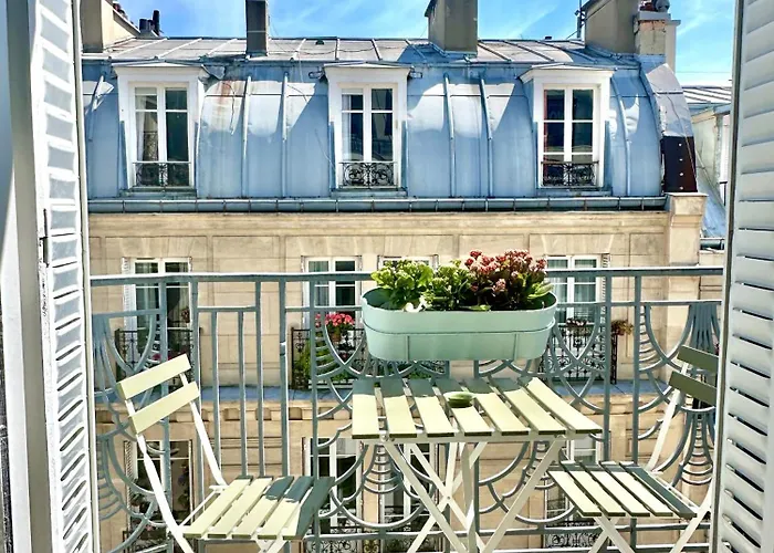 Spacious Near Montparnasse Bausset 6th Paris