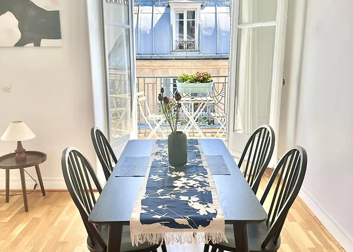 Spacious Near Montparnasse Bausset 6th * Paris